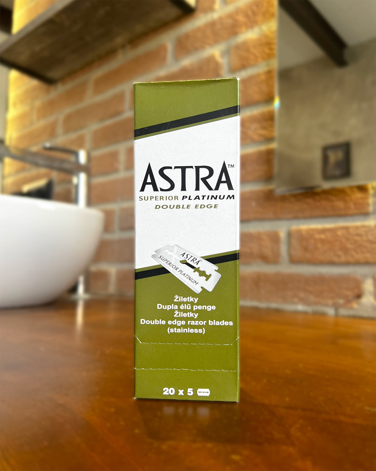 5 pacchi da 100 lame - Lamette da barba Astra Superior Platinum